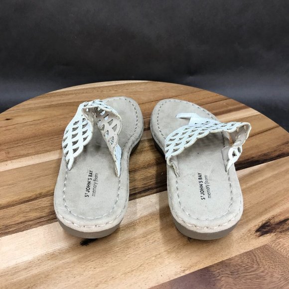 St. John's Bay Silver T Strap Cutout Slip On Sandals Flip Flops Womens Size 6 - Picture 4 of 7